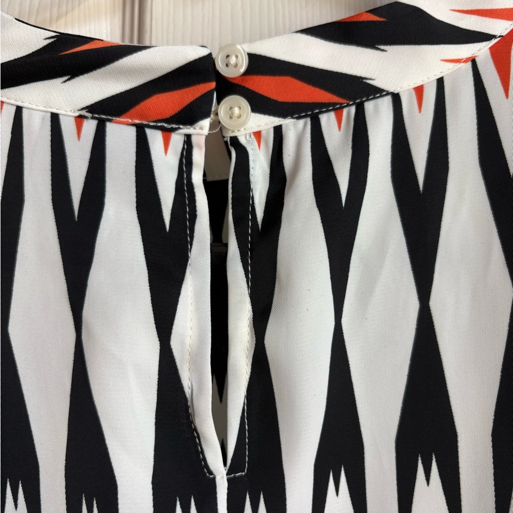 Worthington Geometric Sleeveless Blouse - Picture 5 of 11